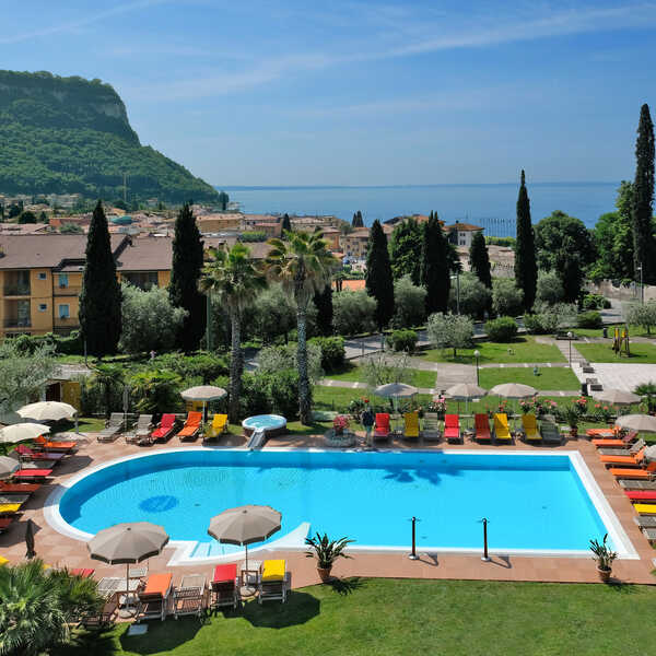 Villa Madrina Lovely & Dynamic Hotel